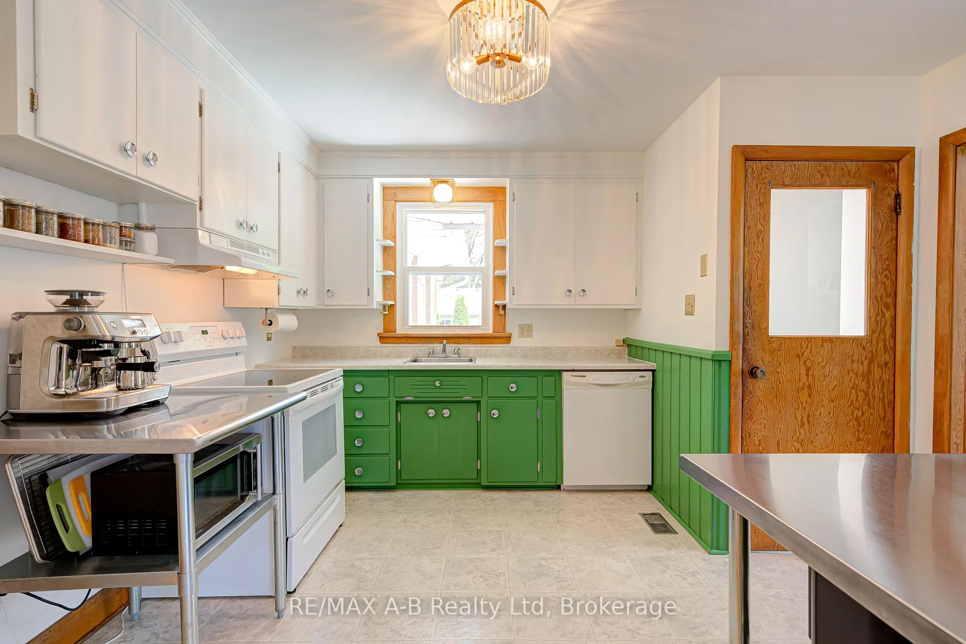 Photo 25 of 138 Woods Street, Stratford — HOMEH