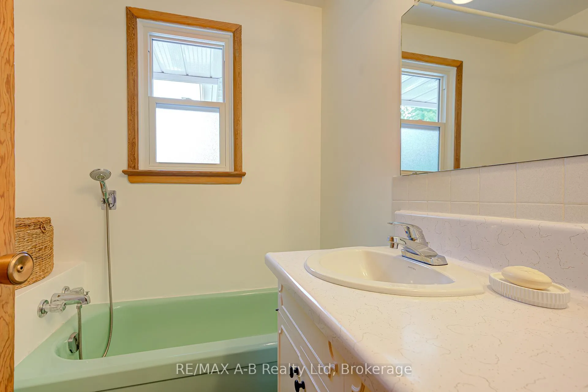 Photo 36 of 138 Woods Street, Stratford — HOMEH