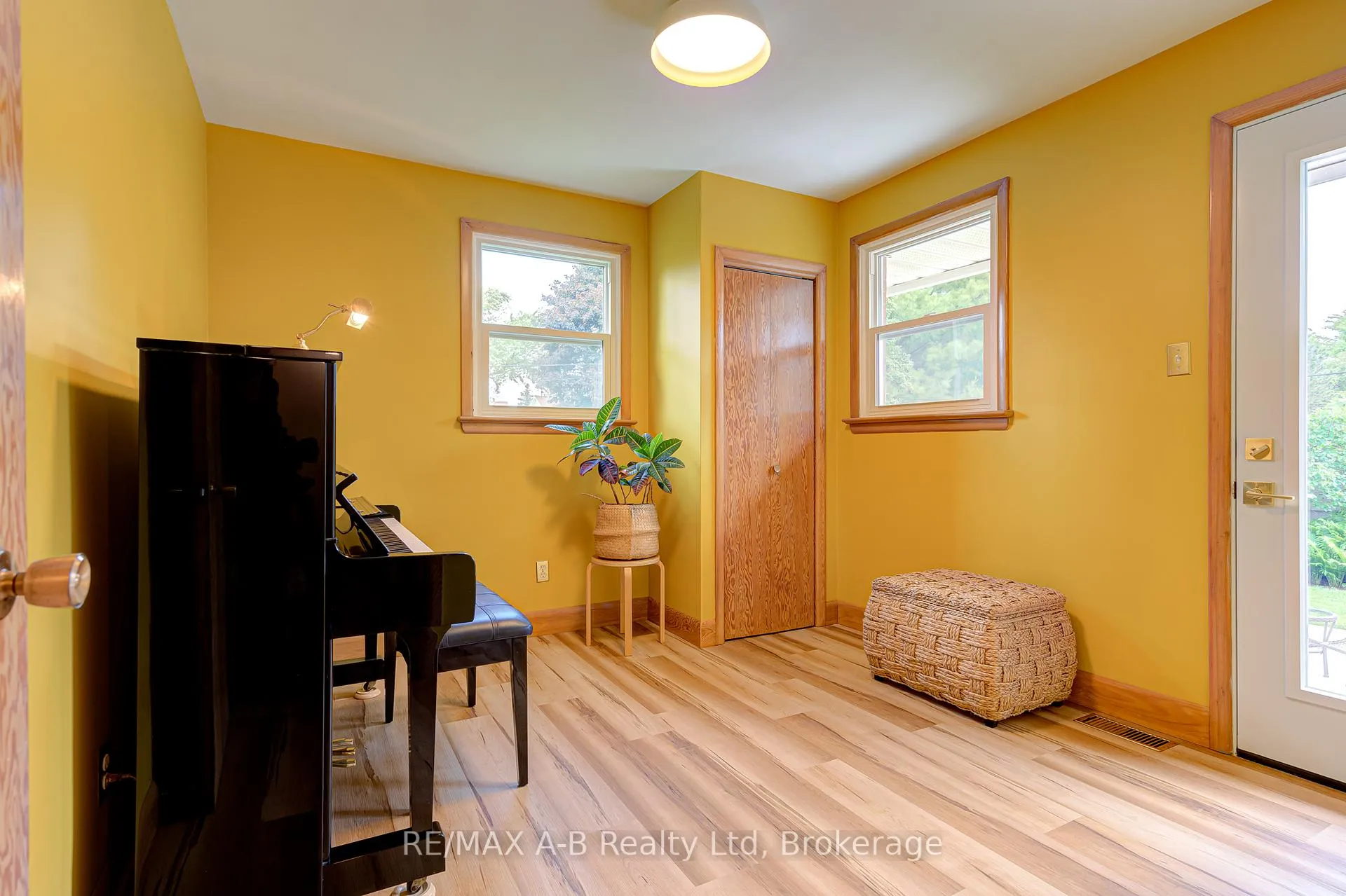 Photo 37 of 138 Woods Street, Stratford — HOMEH