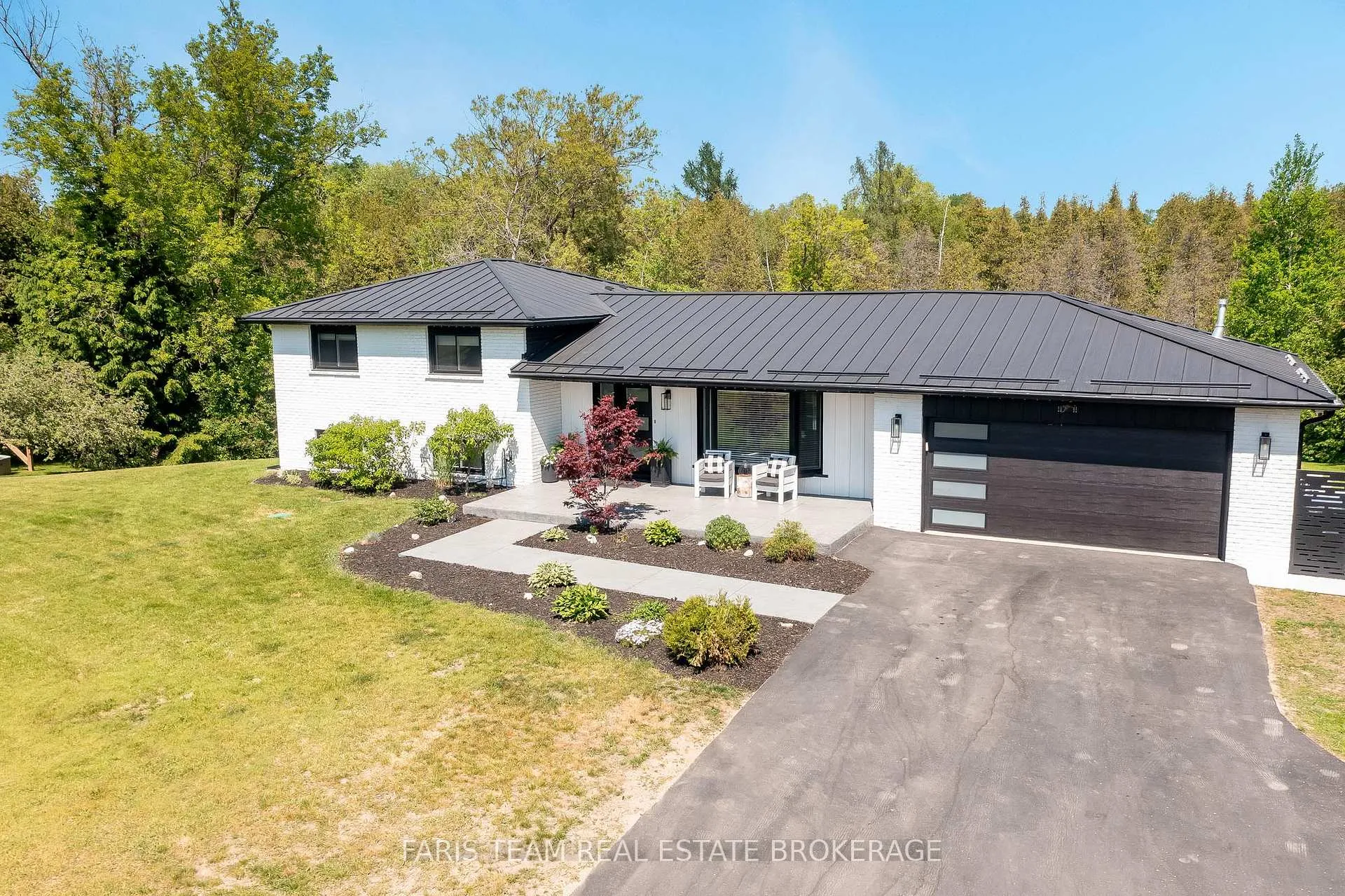 Front of 5877 County Road 13