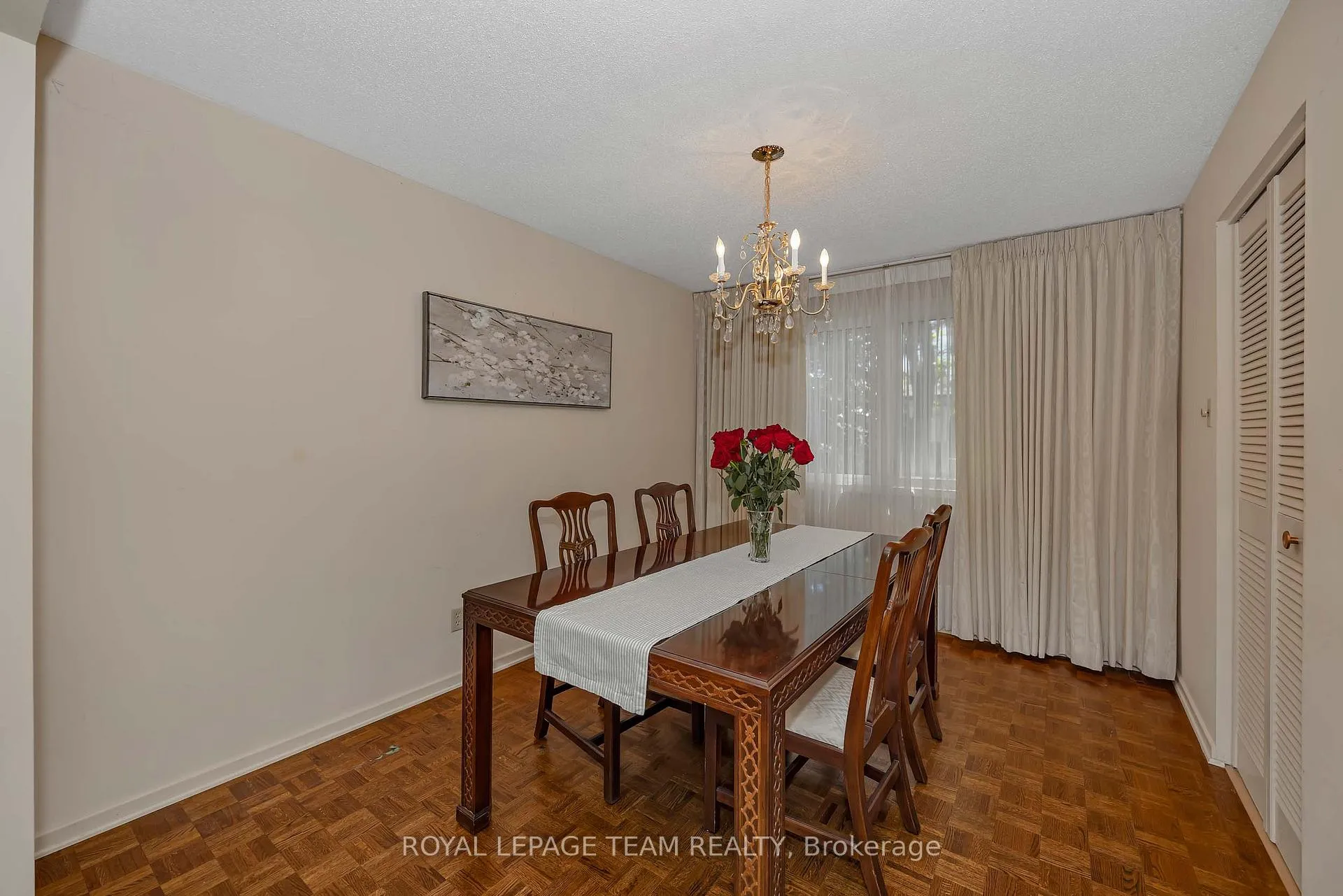 Photo 10 of 38 Elmbank Crescent, Ottawa, Meadowlands/St. Claire Gardens — HOMEH