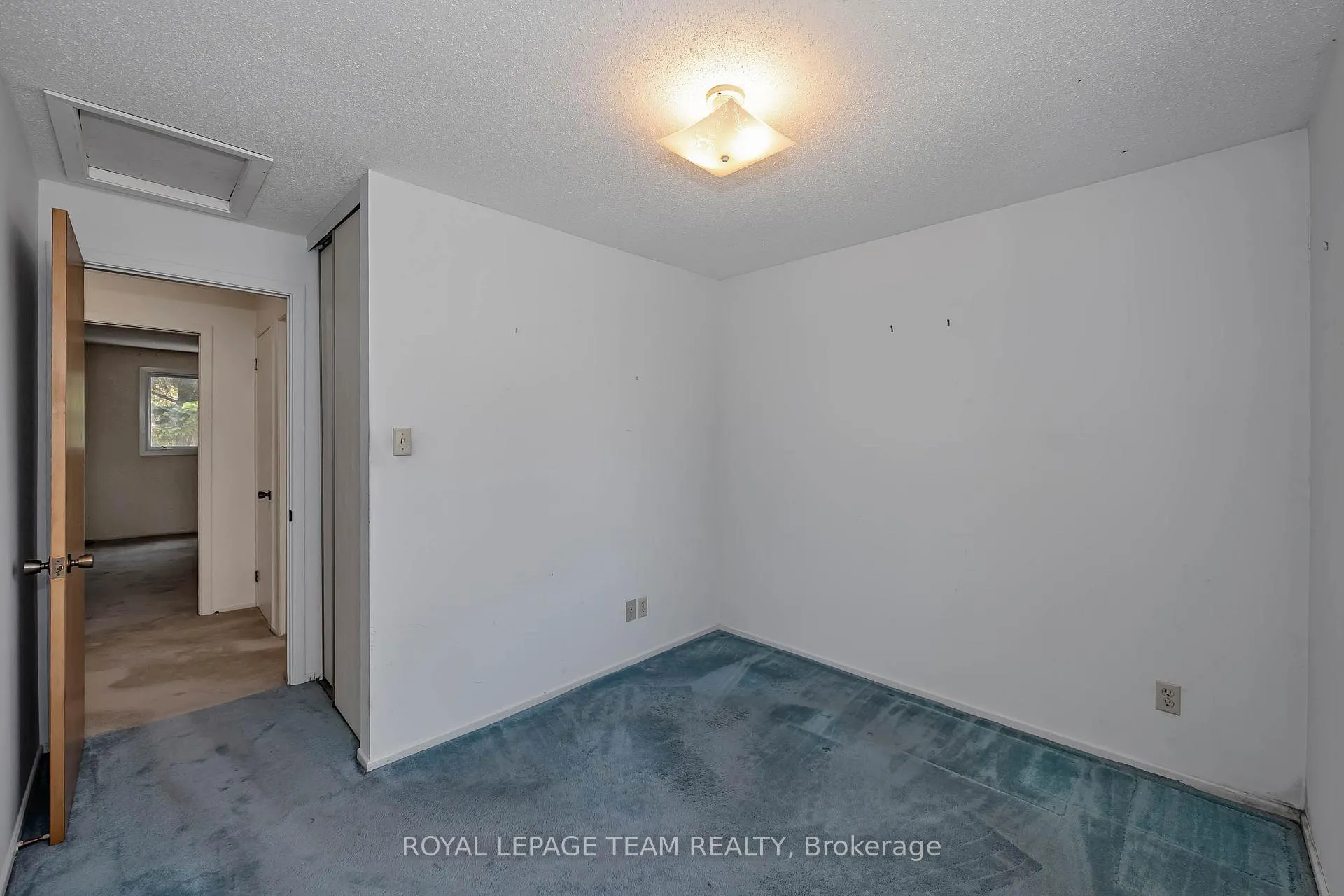 Photo 23 of 38 Elmbank Crescent, Ottawa, Meadowlands/St. Claire Gardens — HOMEH