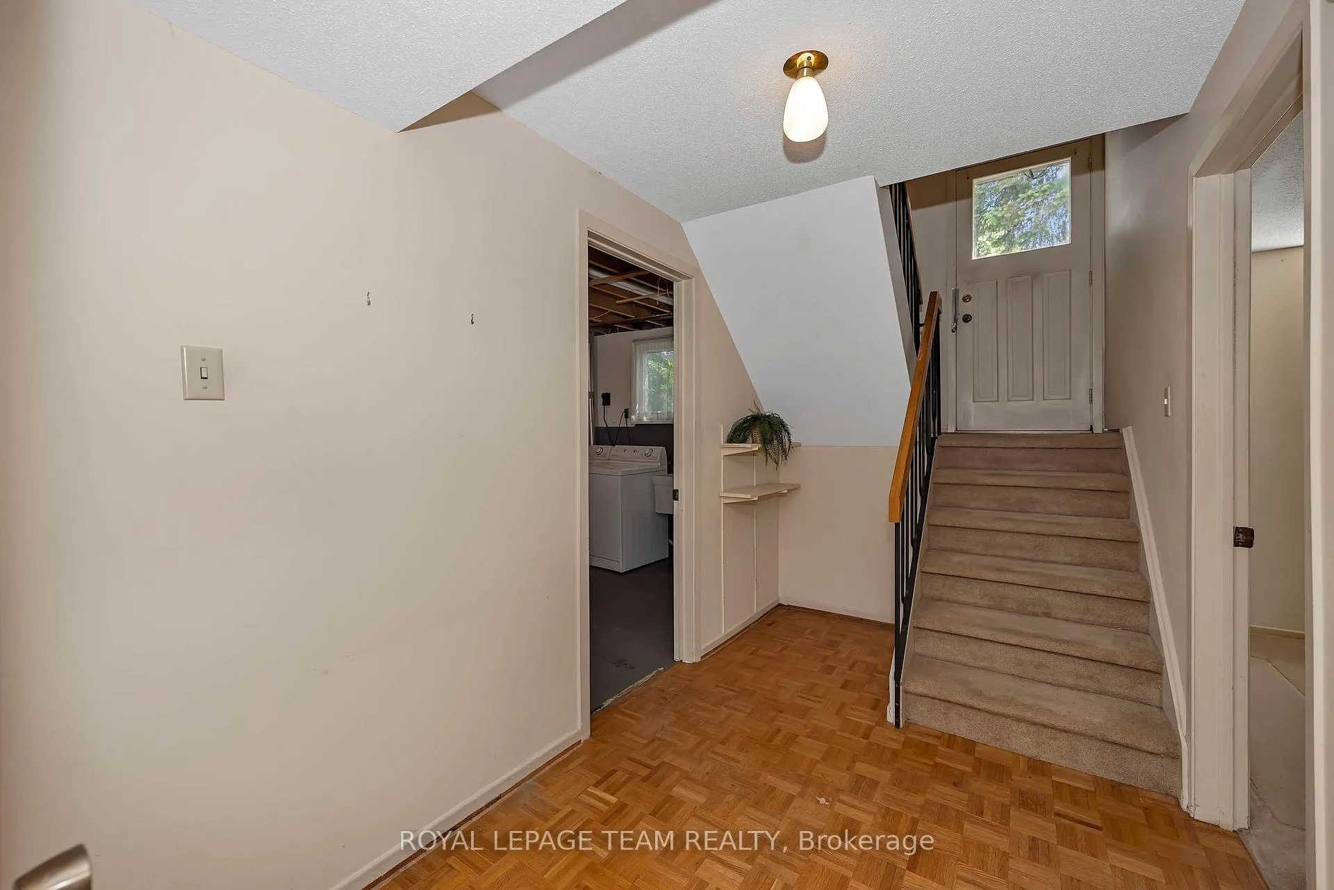 Photo 28 of 38 Elmbank Crescent, Ottawa, Meadowlands/St. Claire Gardens — HOMEH