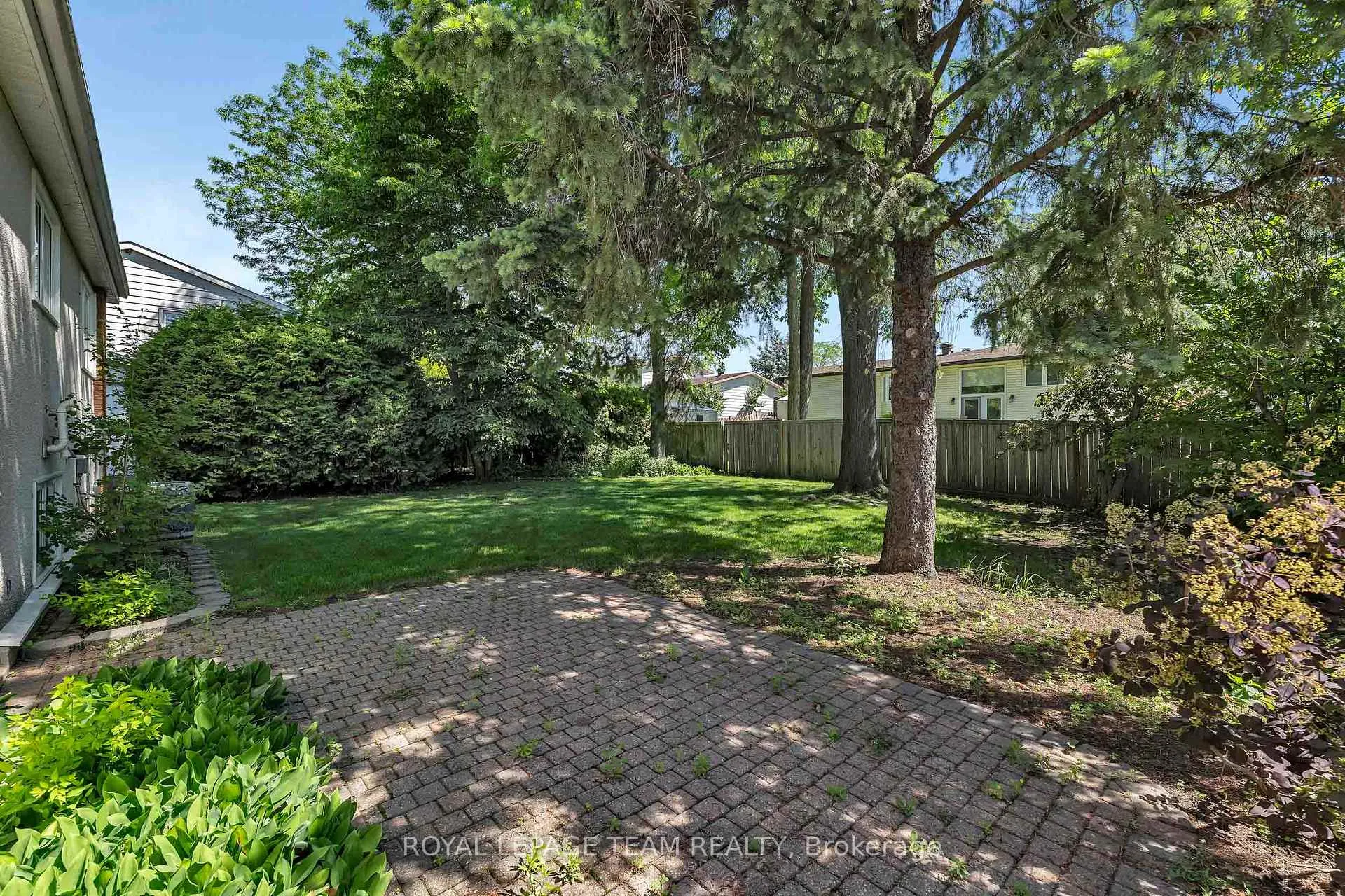 Photo 37 of 38 Elmbank Crescent, Ottawa, Meadowlands/St. Claire Gardens — HOMEH