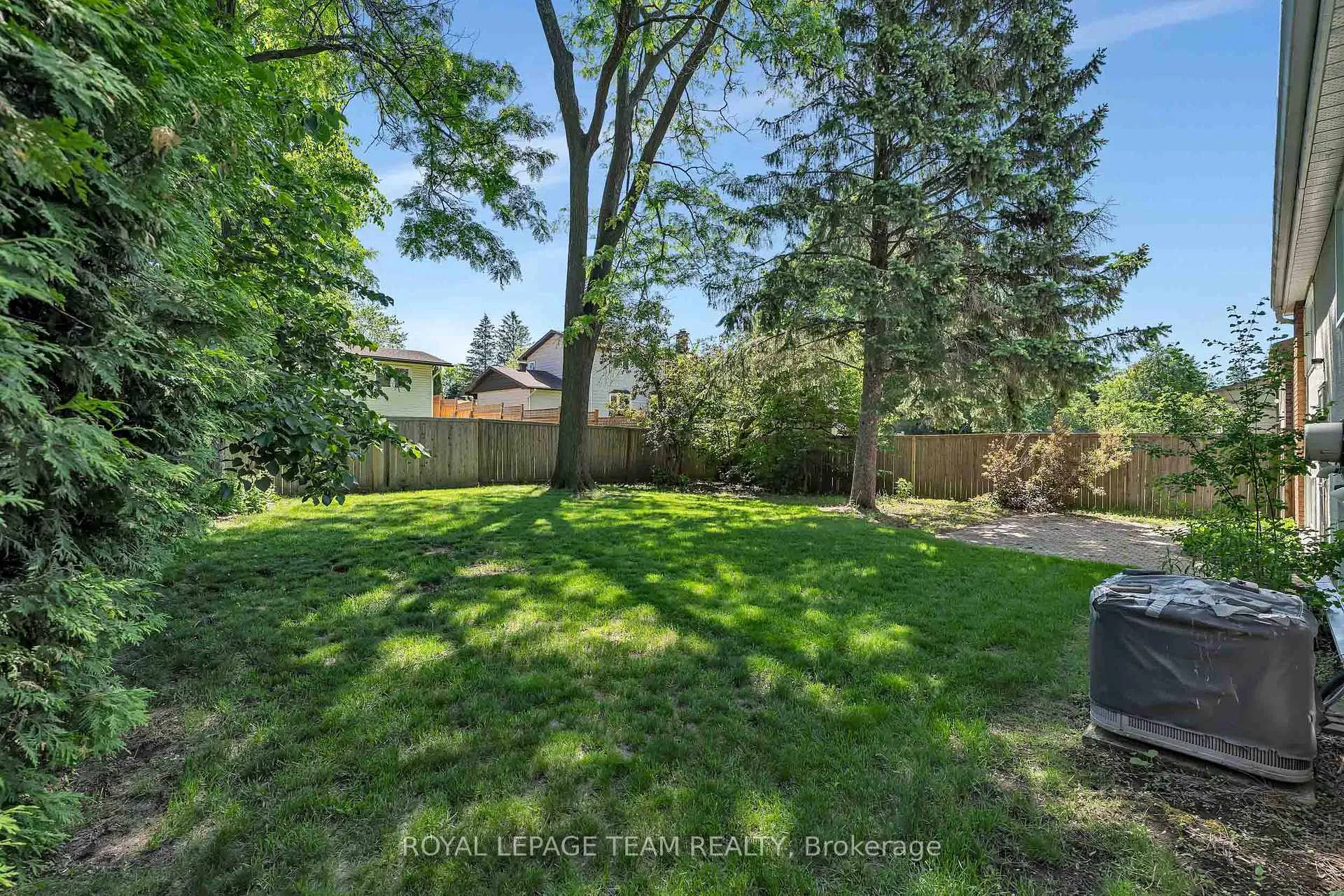 Photo 38 of 38 Elmbank Crescent, Ottawa, Meadowlands/St. Claire Gardens — HOMEH