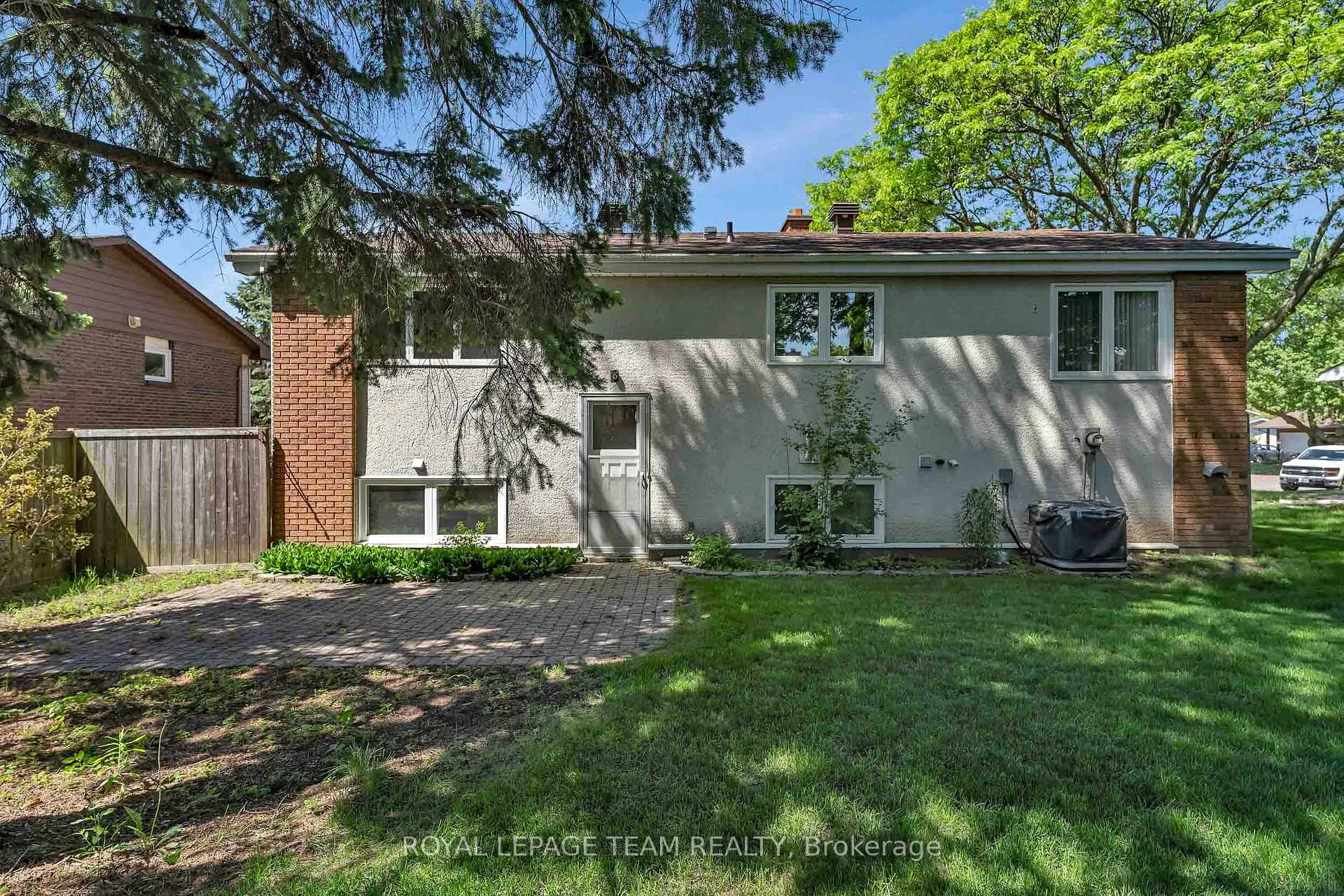 Photo 39 of 38 Elmbank Crescent, Ottawa, Meadowlands/St. Claire Gardens — HOMEH