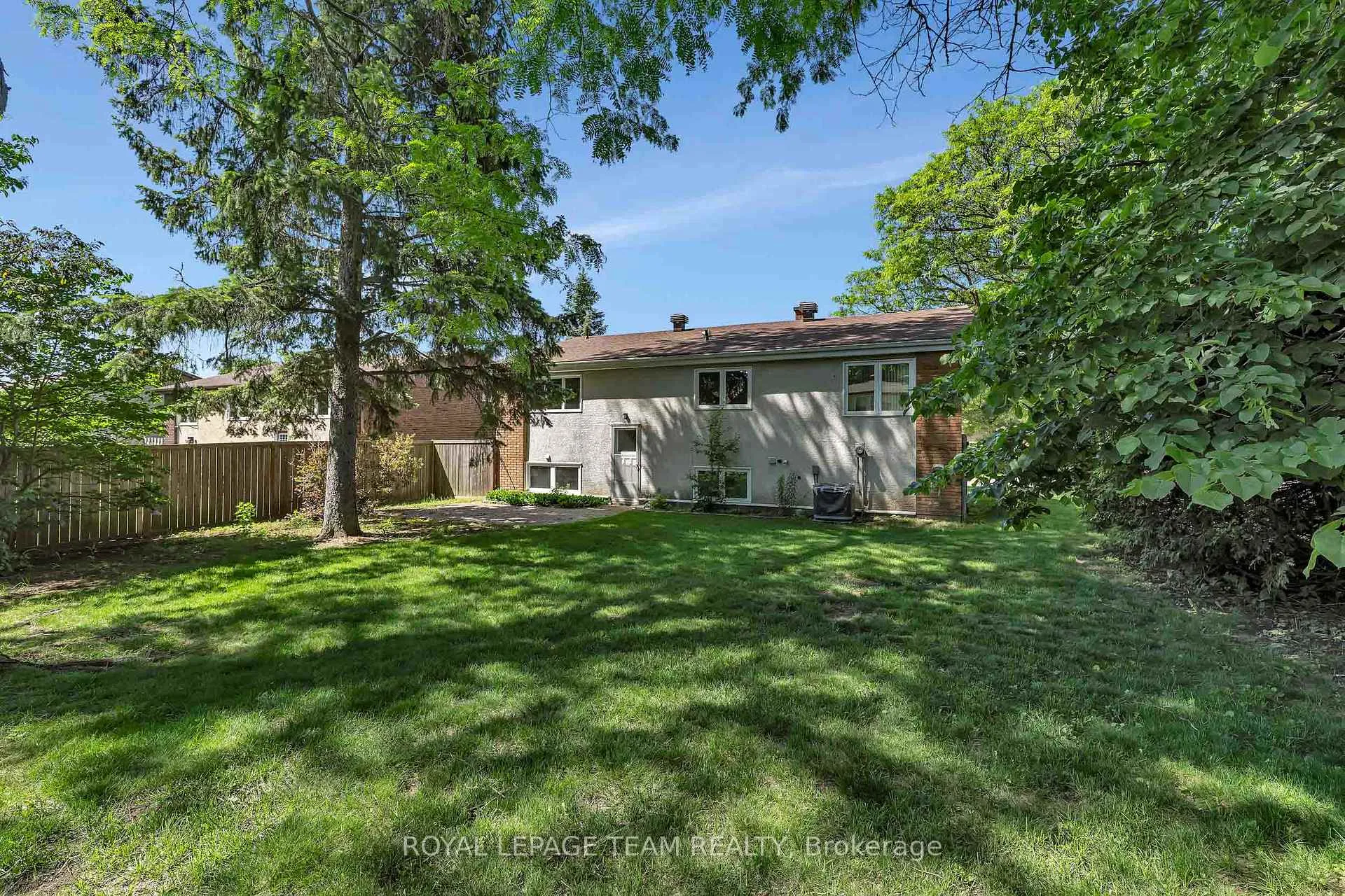 Photo 40 of 38 Elmbank Crescent, Ottawa, Meadowlands/St. Claire Gardens — HOMEH