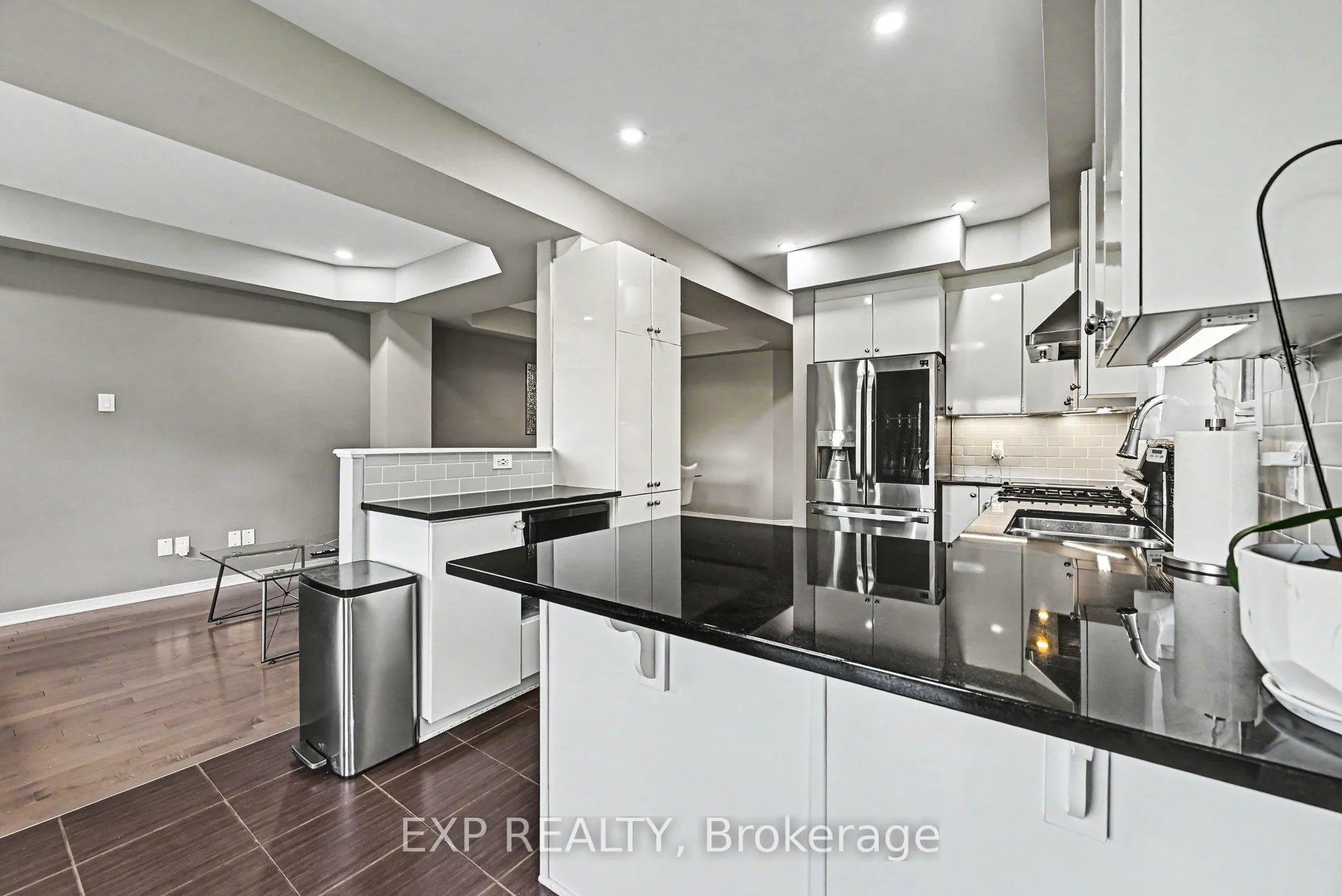 Photo 6 of 930 Torovin Private, Ottawa, Pineview — HOMEH