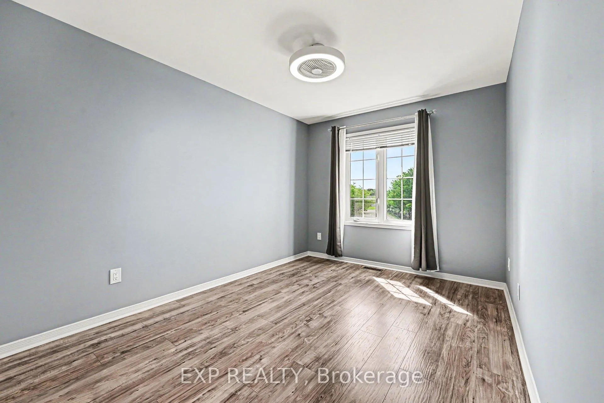Photo 15 of 930 Torovin Private, Ottawa, Pineview — HOMEH