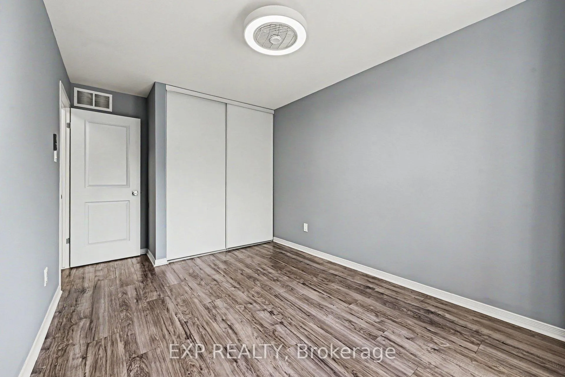 Photo 17 of 930 Torovin Private, Ottawa, Pineview — HOMEH
