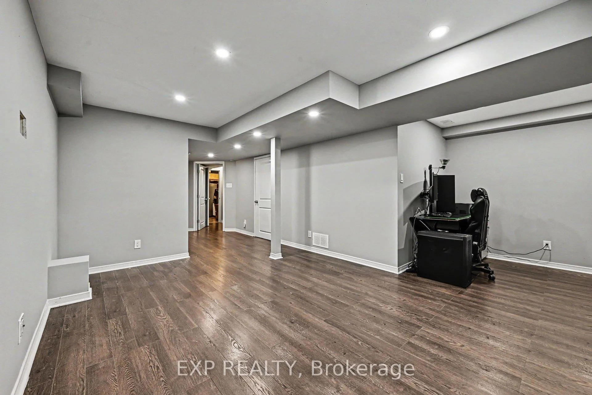 Photo 22 of 930 Torovin Private, Ottawa, Pineview — HOMEH