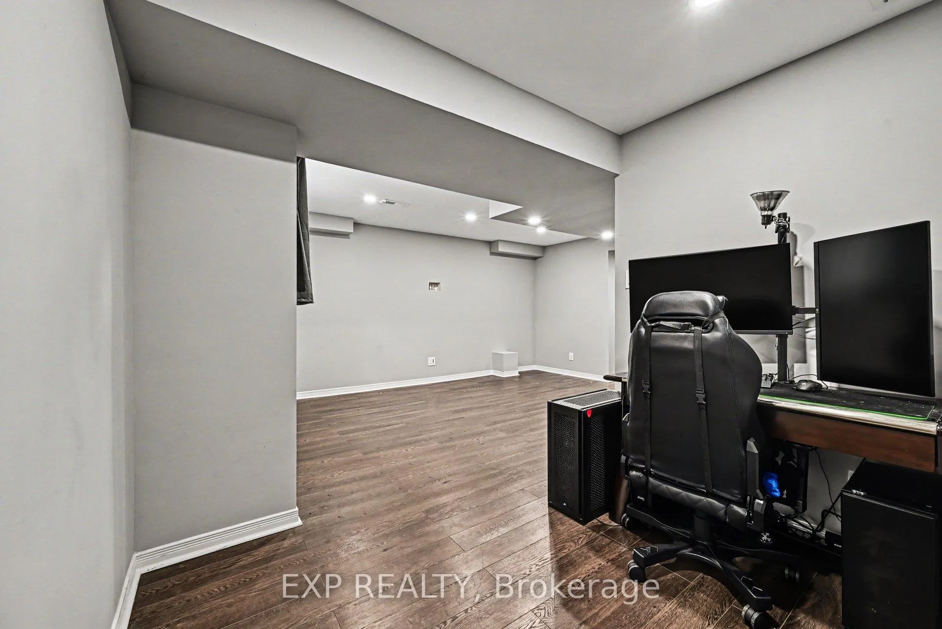 Photo 23 of 930 Torovin Private, Ottawa, Pineview — HOMEH