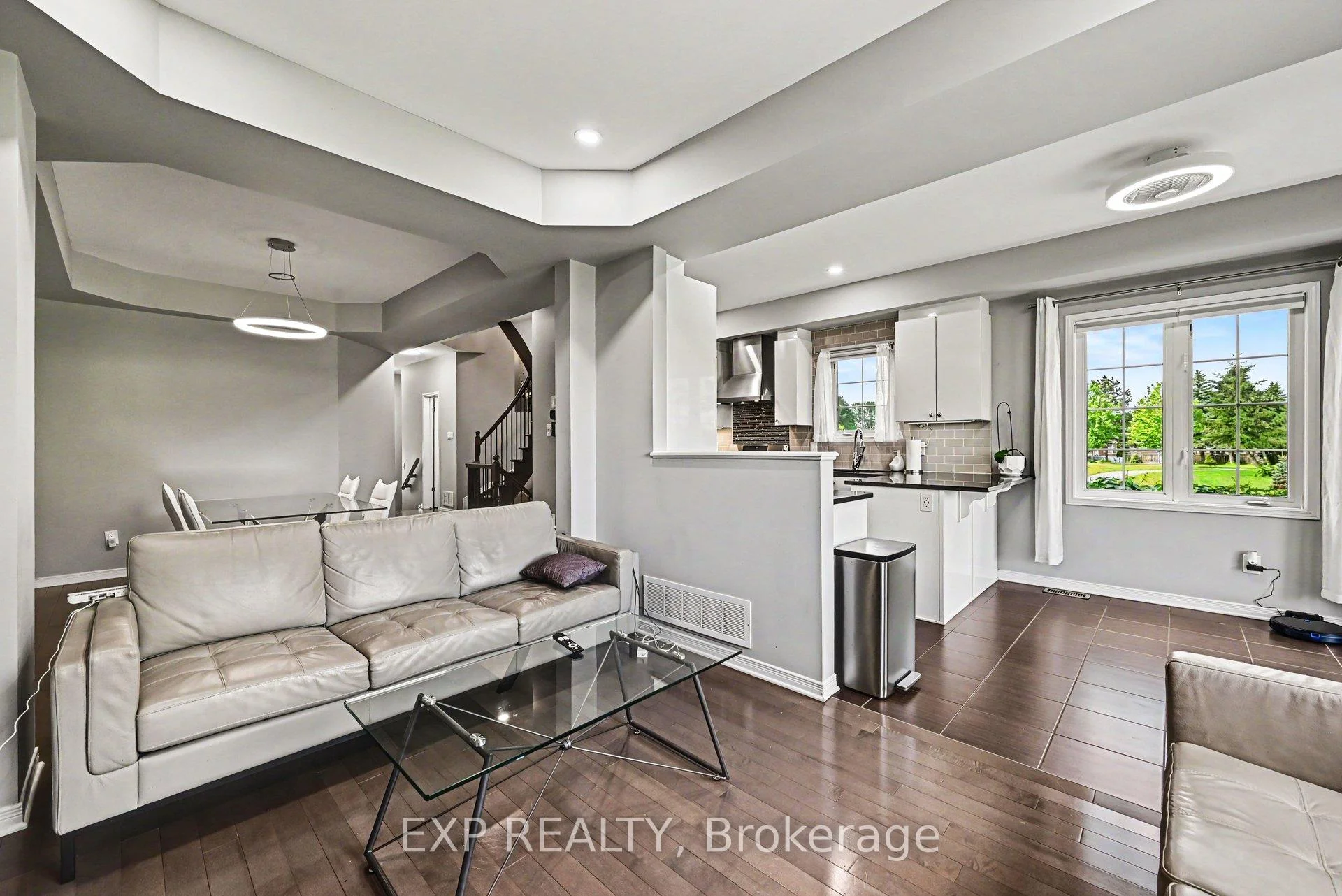Photo 32 of 930 Torovin Private, Ottawa, Pineview — HOMEH