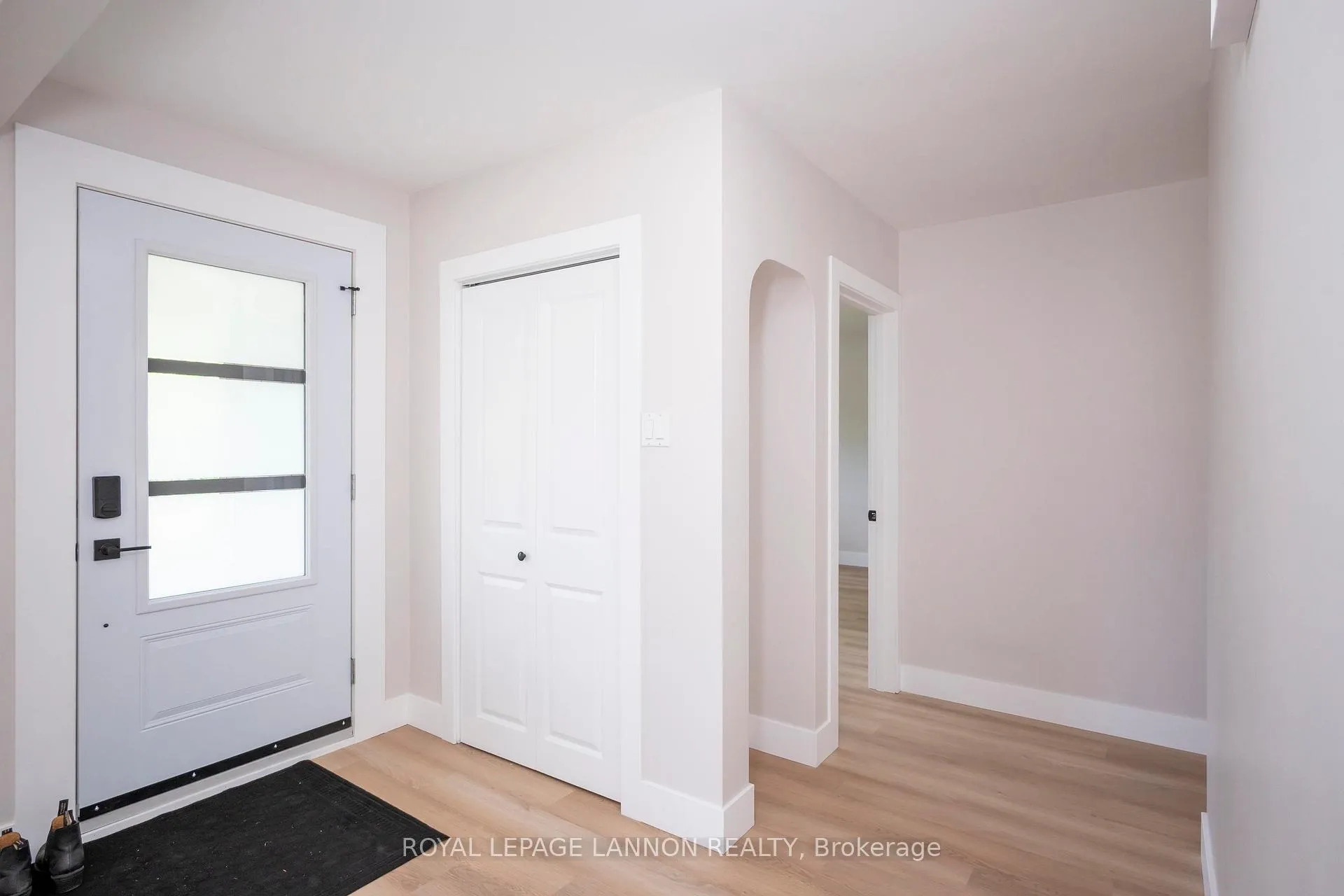 Photo 4 of 124 Riverview Dr W, Thunder Bay, Edgewater Park — HOMEH