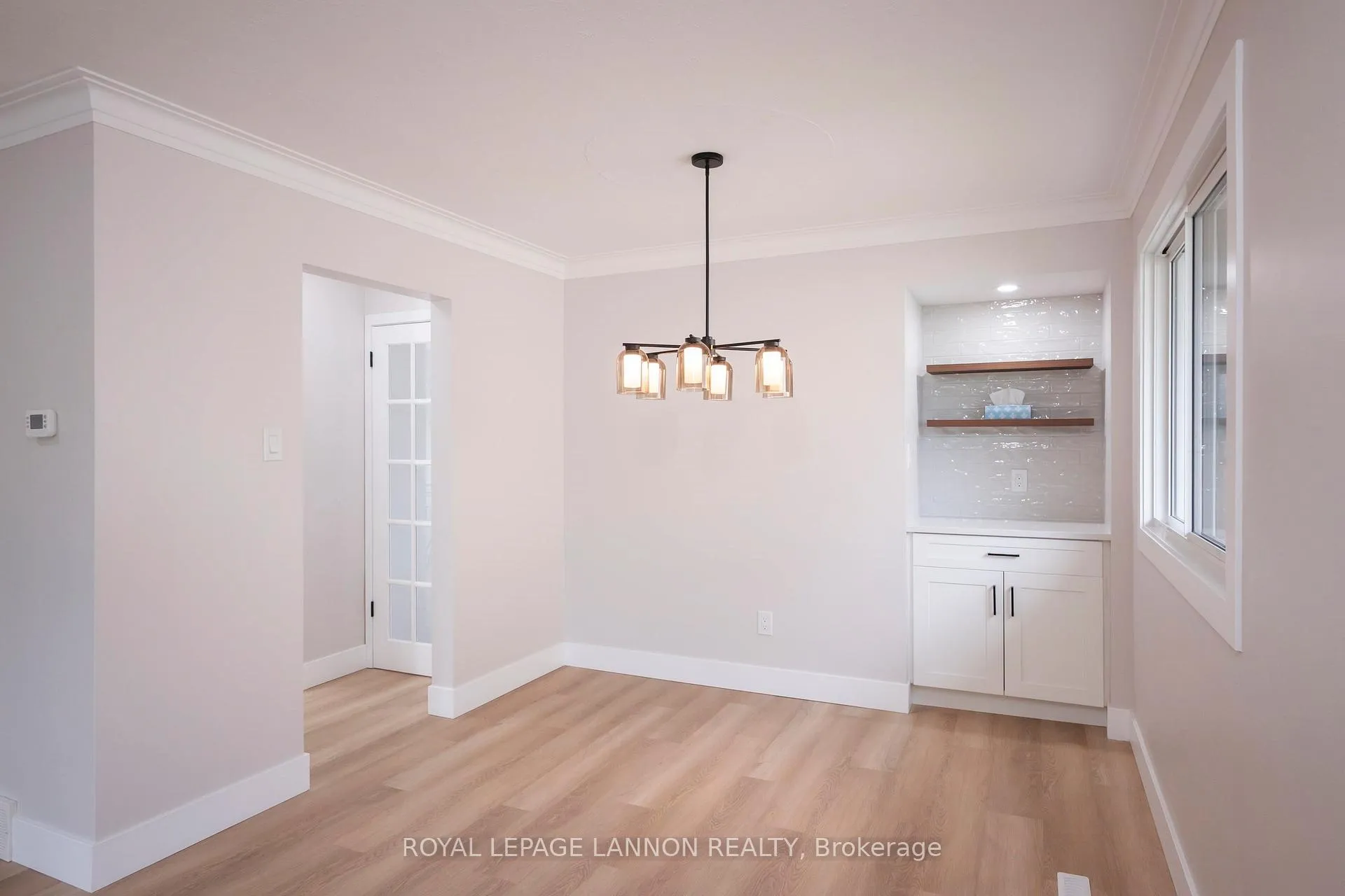 Photo 8 of 124 Riverview Dr W, Thunder Bay, Edgewater Park — HOMEH