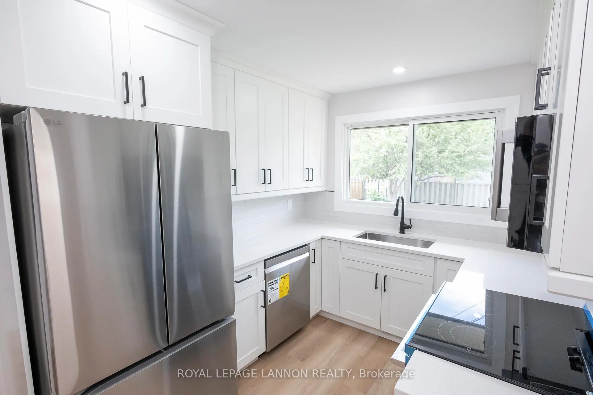 Photo 13 of 124 Riverview Dr W, Thunder Bay, Edgewater Park — HOMEH