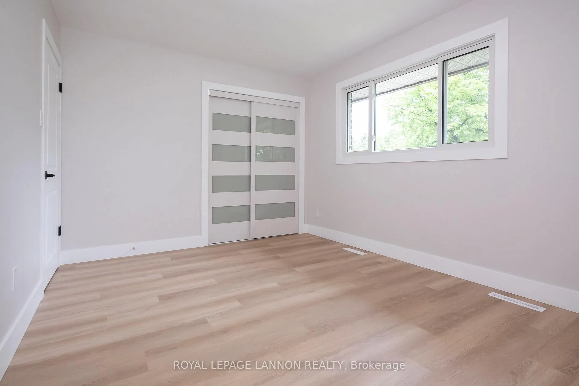 Photo 17 of 124 Riverview Dr W, Thunder Bay, Edgewater Park — HOMEH