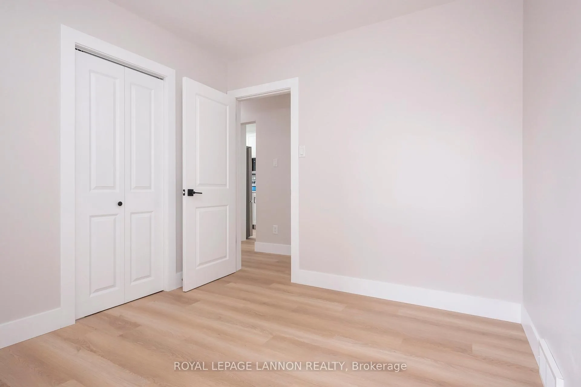 Photo 18 of 124 Riverview Dr W, Thunder Bay, Edgewater Park — HOMEH