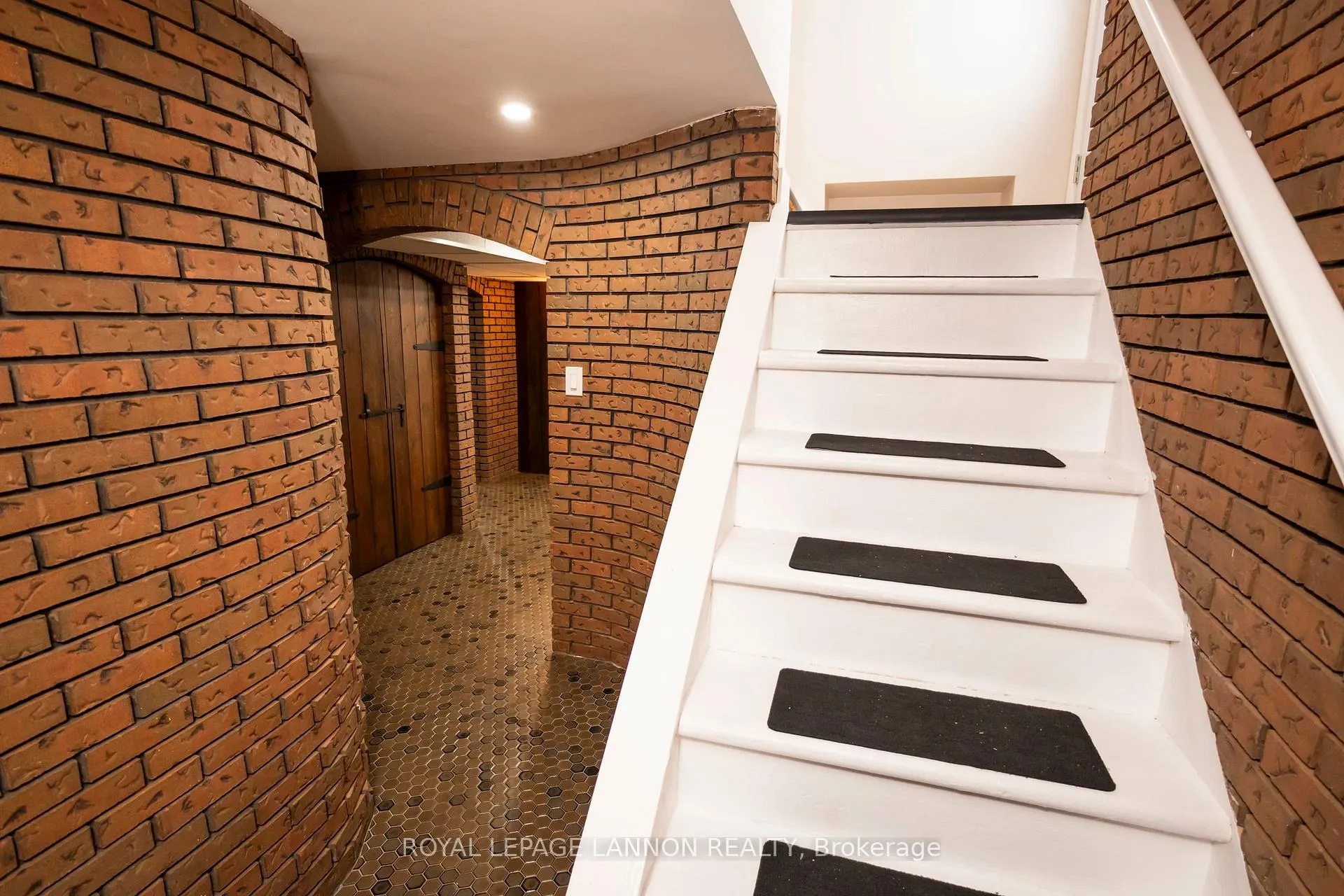 Photo 22 of 124 Riverview Dr W, Thunder Bay, Edgewater Park — HOMEH