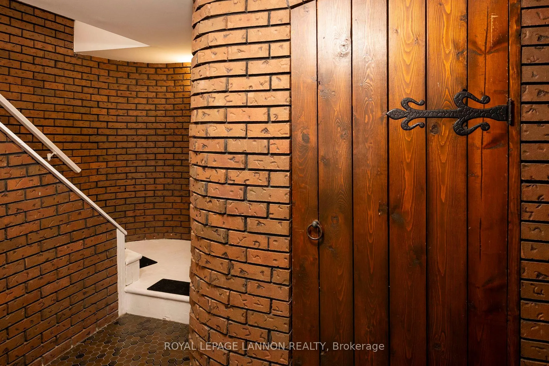 Photo 23 of 124 Riverview Dr W, Thunder Bay, Edgewater Park — HOMEH