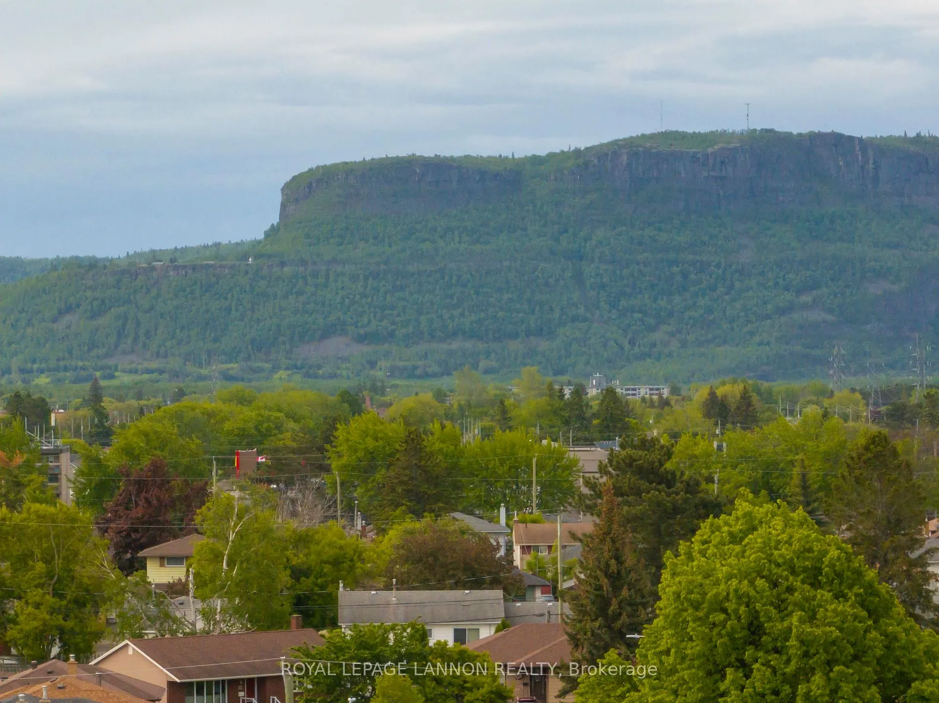 Photo 28 of 124 Riverview Dr W, Thunder Bay, Edgewater Park — HOMEH