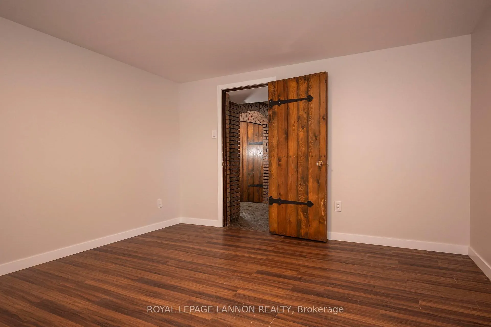 Photo 34 of 124 Riverview Dr W, Thunder Bay, Edgewater Park — HOMEH