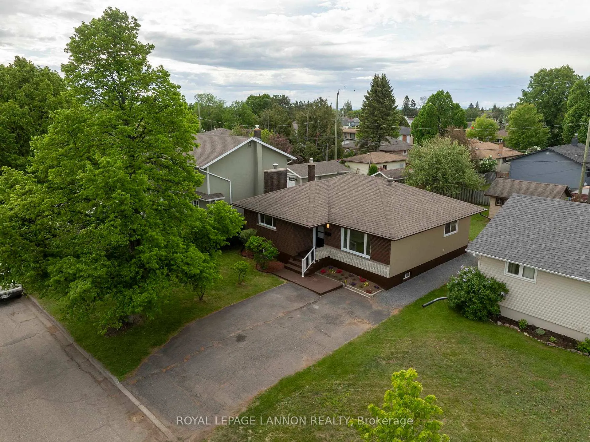 Photo 43 of 124 Riverview Dr W, Thunder Bay, Edgewater Park — HOMEH