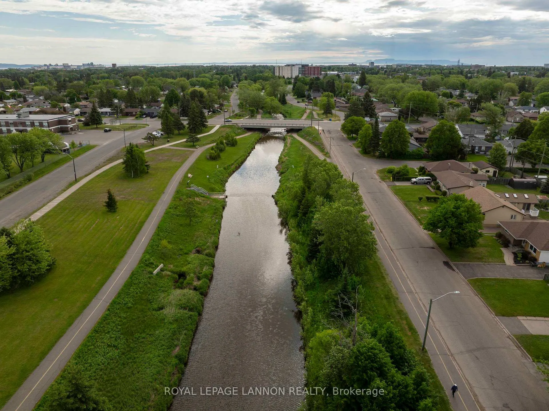 Photo 45 of 124 Riverview Dr W, Thunder Bay, Edgewater Park — HOMEH