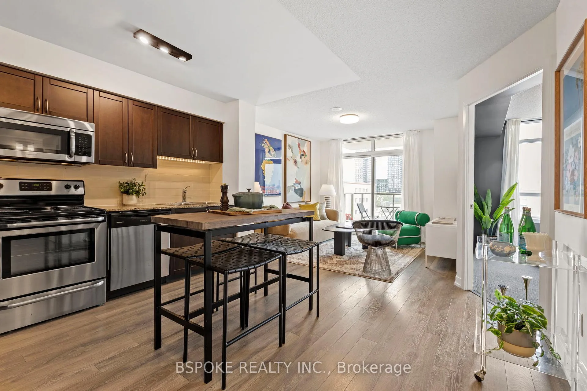 Photo 3 of Unit 722, 812 Lansdowne Avenue, Toronto, Dovercourt-Wallace Emerson-Junction — HOMEH
