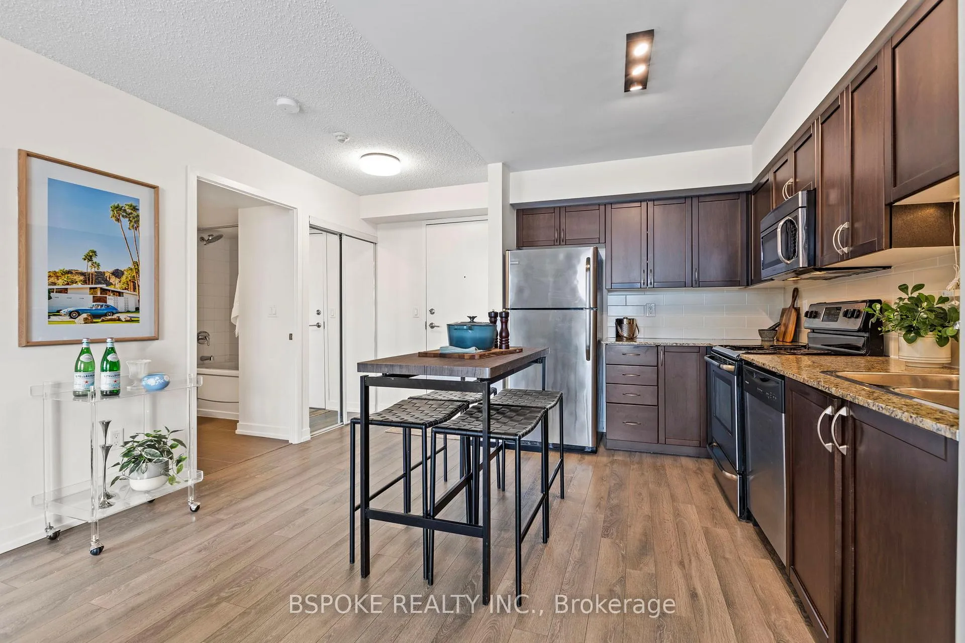 Photo 6 of Unit 722, 812 Lansdowne Avenue, Toronto, Dovercourt-Wallace Emerson-Junction — HOMEH