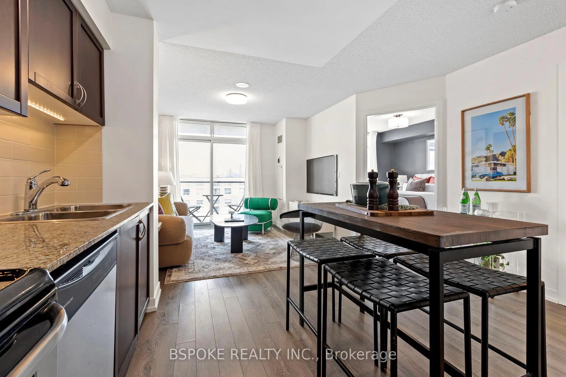 Photo 7 of Unit 722, 812 Lansdowne Avenue, Toronto, Dovercourt-Wallace Emerson-Junction — HOMEH