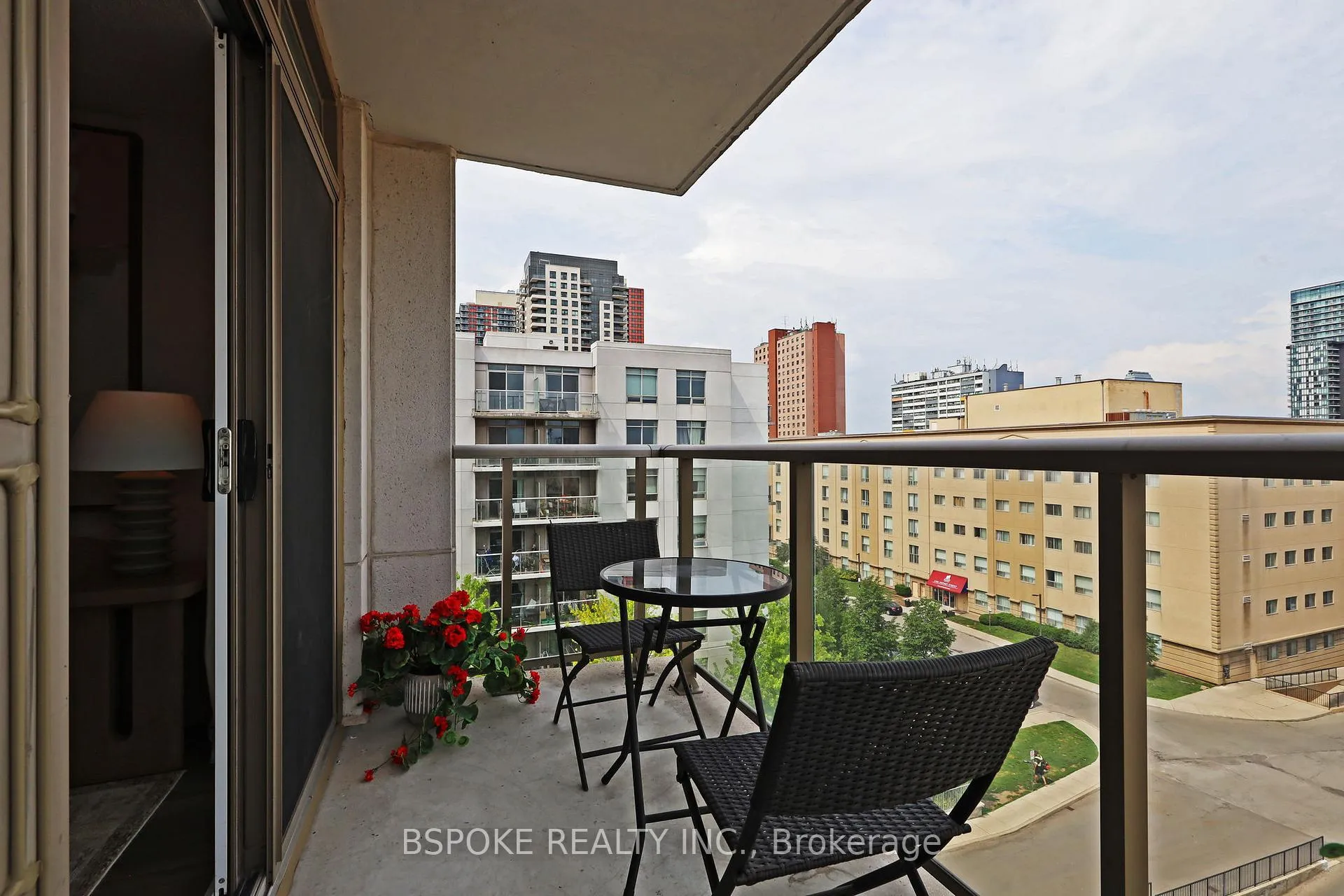 Photo 15 of Unit 722, 812 Lansdowne Avenue, Toronto, Dovercourt-Wallace Emerson-Junction — HOMEH