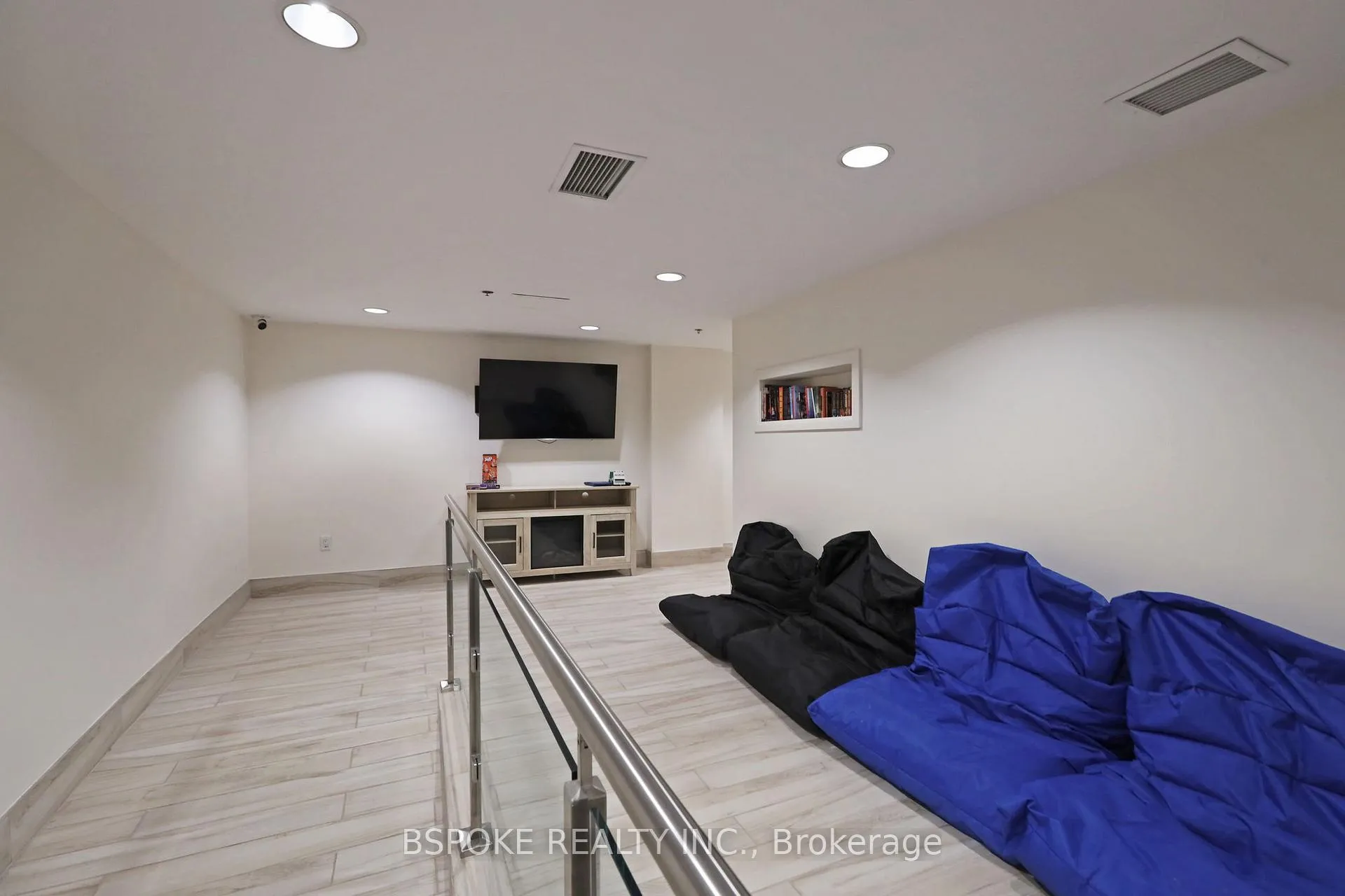 Photo 19 of Unit 722, 812 Lansdowne Avenue, Toronto, Dovercourt-Wallace Emerson-Junction — HOMEH