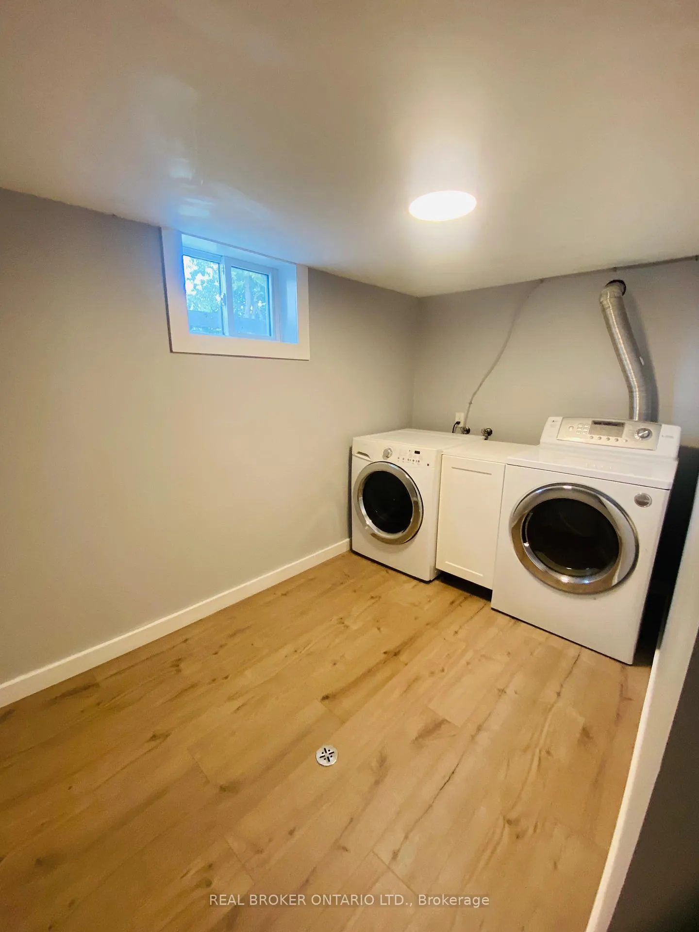 Photo 3 of 57 Hoover Crescent, Orillia — HOMEH