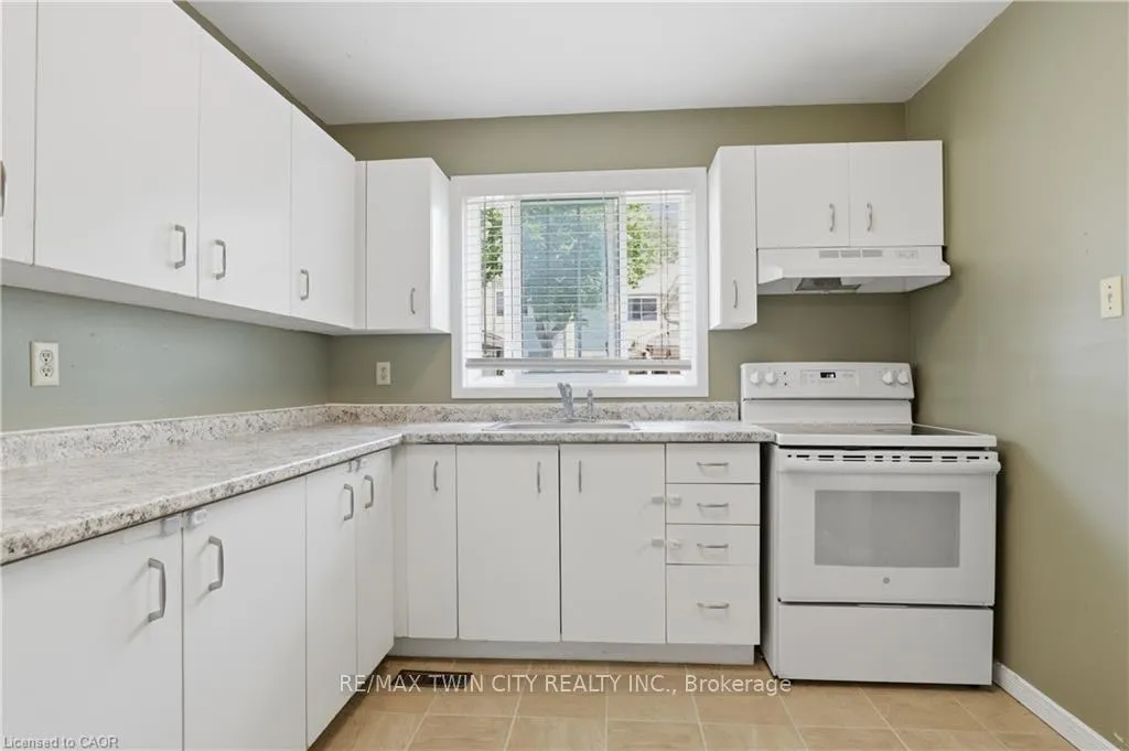 Photo 3 of Unit 15, 255 Northlake Drive, Waterloo — HOMEH