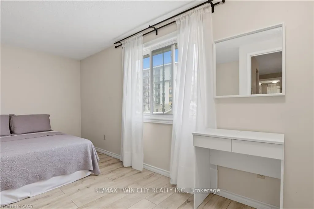 Photo 13 of Unit 15, 255 Northlake Drive, Waterloo — HOMEH