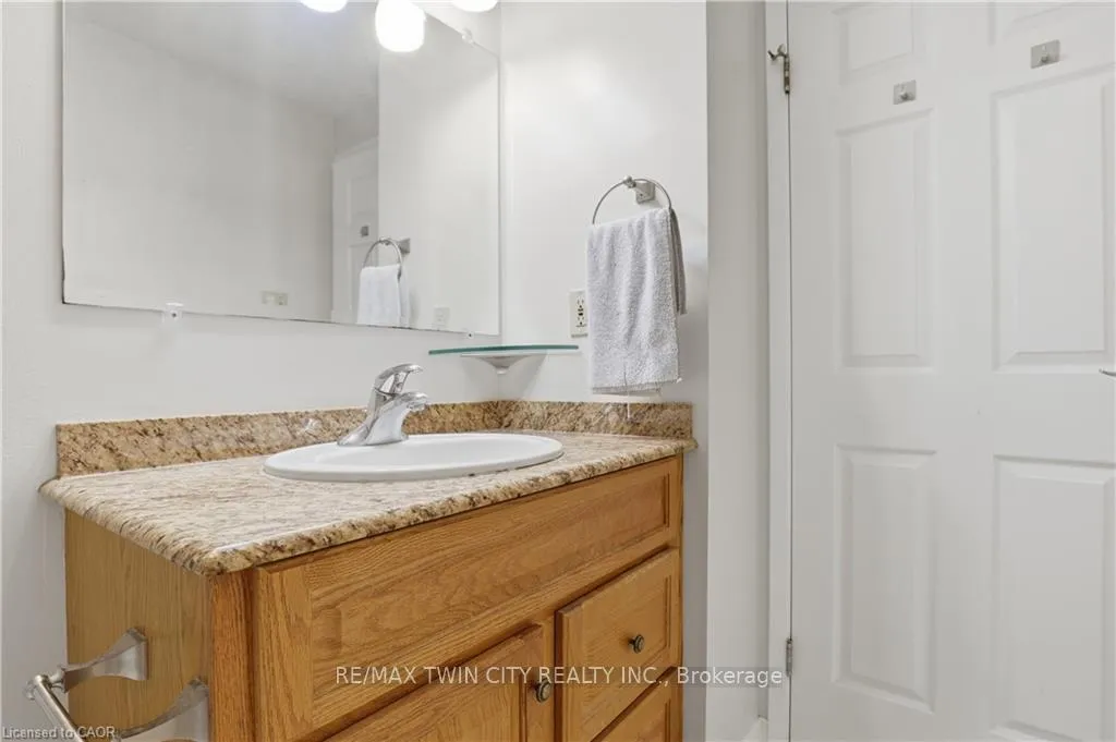 Photo 17 of Unit 15, 255 Northlake Drive, Waterloo — HOMEH