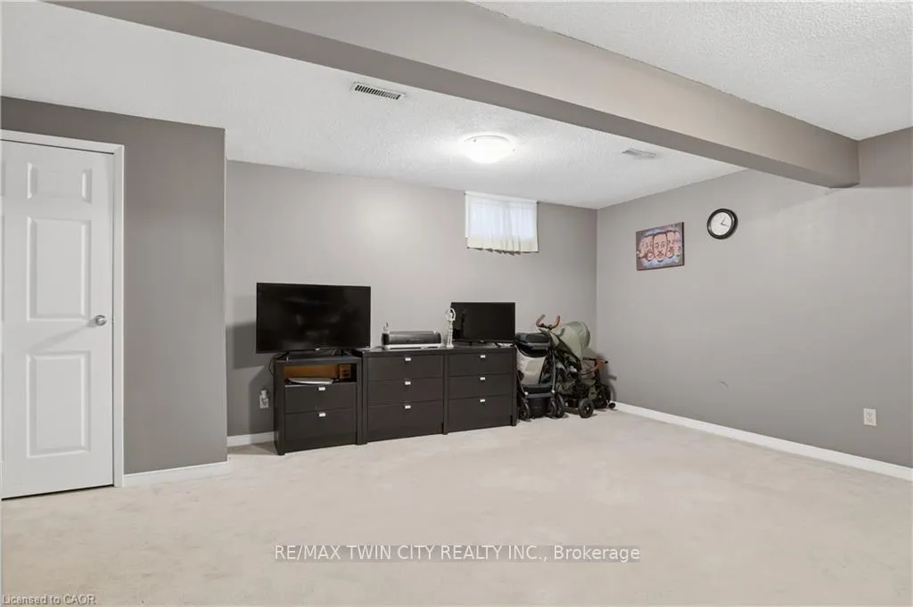 Photo 26 of Unit 15, 255 Northlake Drive, Waterloo — HOMEH