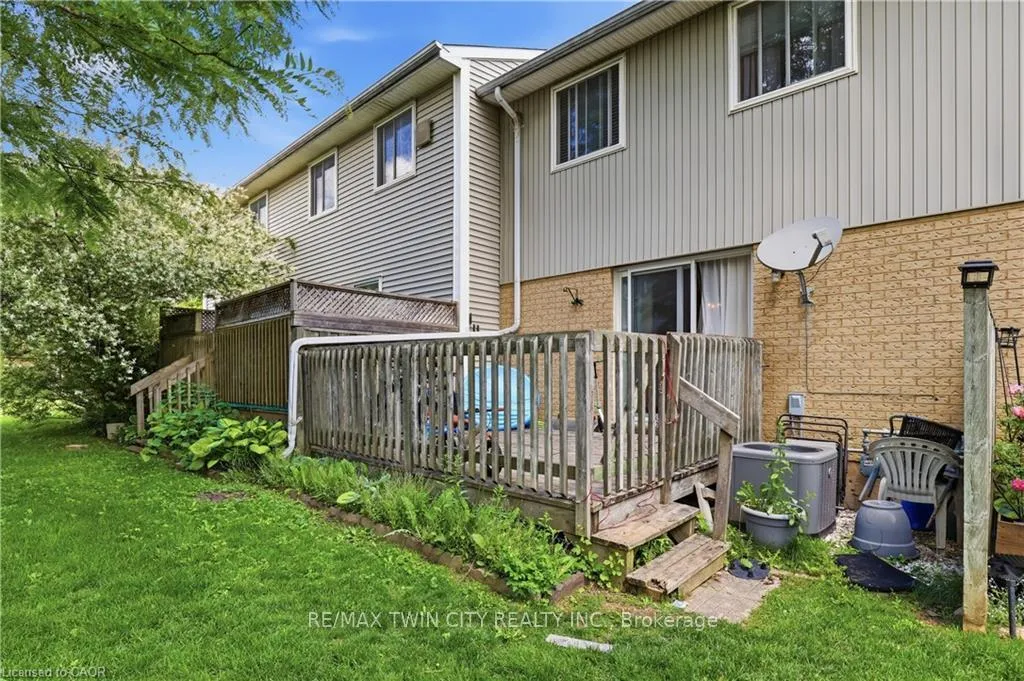 Photo 28 of Unit 15, 255 Northlake Drive, Waterloo — HOMEH