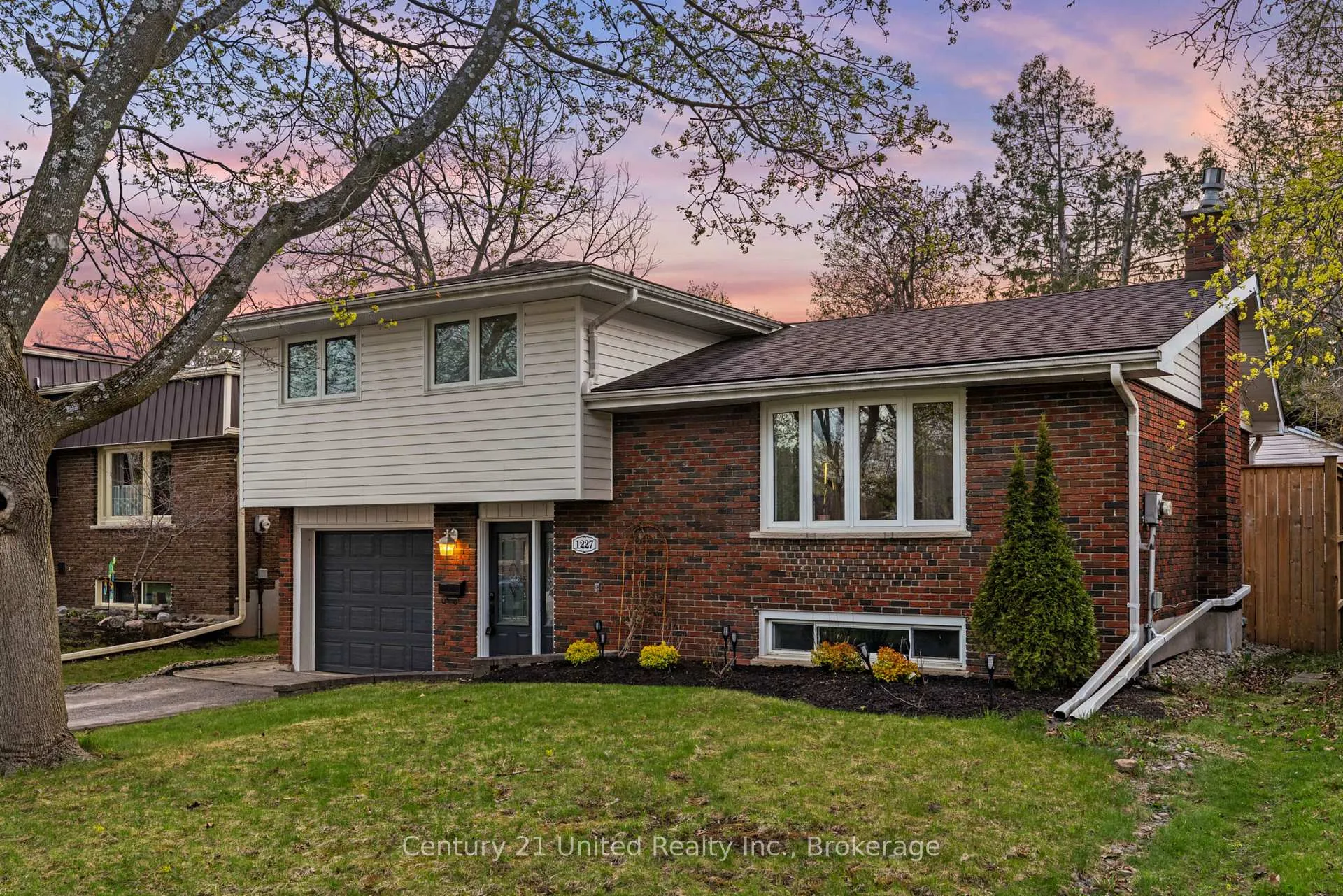 Photo 1 of 1227 Cartier Boulevard, Peterborough, Northcrest Ward 5 — HOMEH