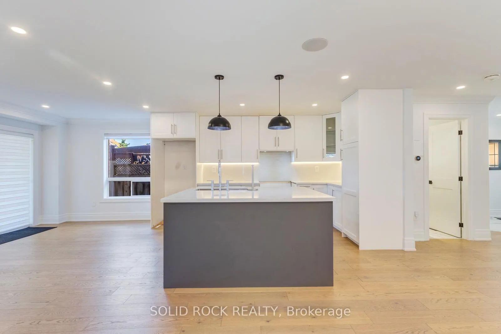 Photo 9 of 75 Tarquini Crescent, Caledon, Bolton West — HOMEH