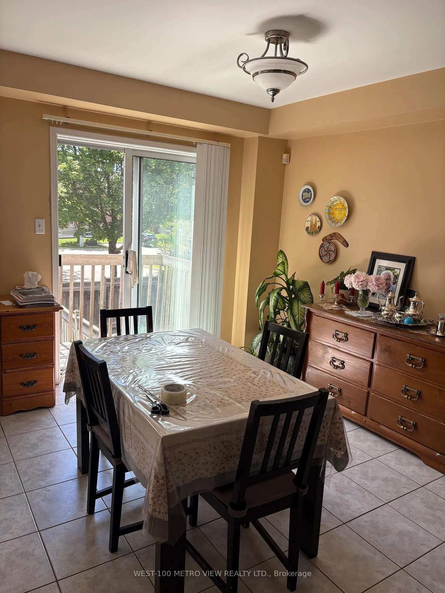 Photo 5 of 6 Michelle Drive, Vaughan, East Woodbridge — HOMEH