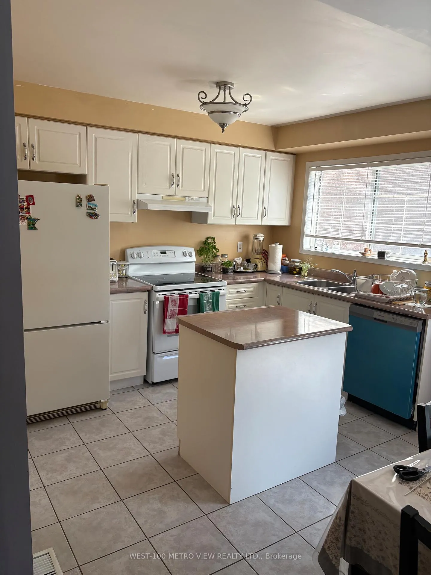 Photo 6 of 6 Michelle Drive, Vaughan, East Woodbridge — HOMEH