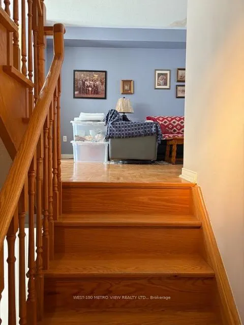 Photo 7 of 6 Michelle Drive, Vaughan, East Woodbridge — HOMEH