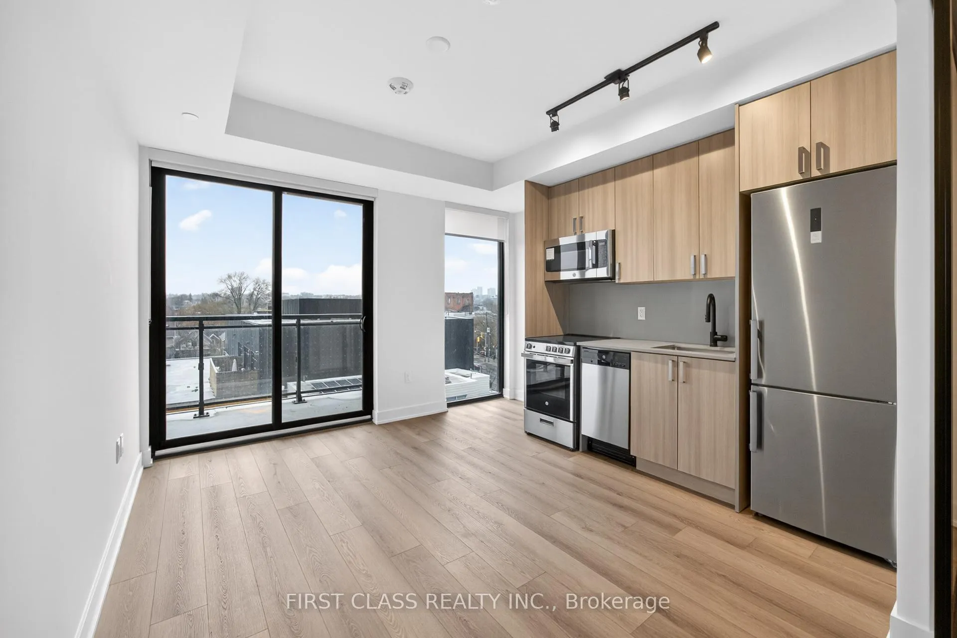 Photo 6 of Unit 512, 758 Dovercourt Road, Toronto, Dovercourt-Wallace Emerson-Junction — HOMEH
