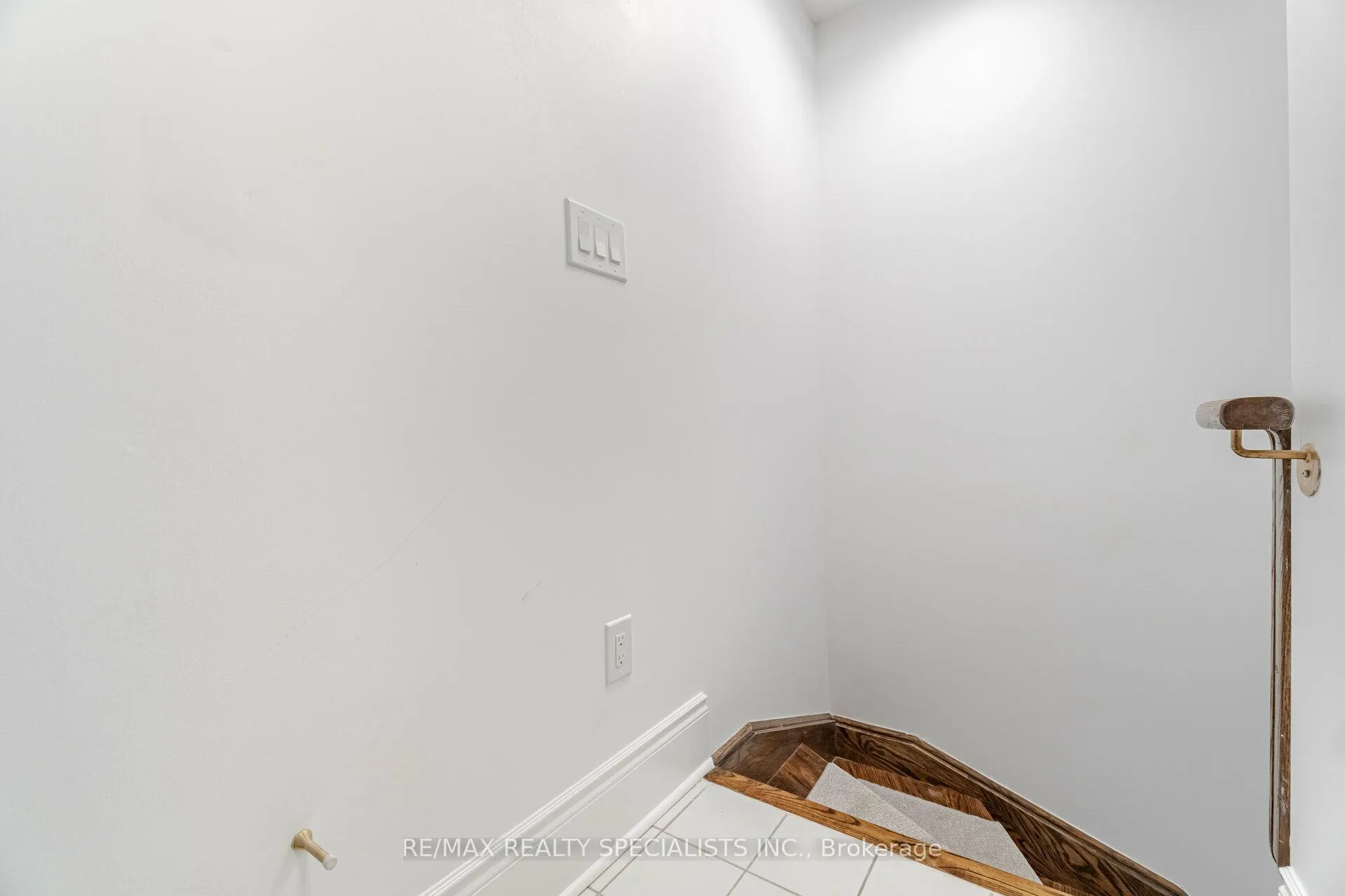 Photo 33 of 8C Clairtrell Road, North York, Willowdale East — HOMEH