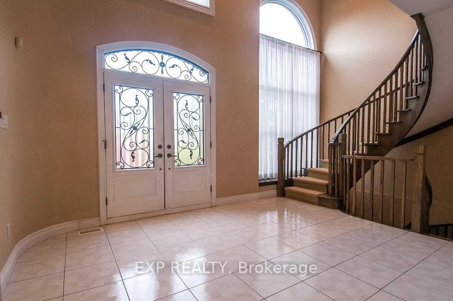 Photo 3 of 220 Viewmount Avenue, Toronto, Englemount-Lawrence — HOMEH