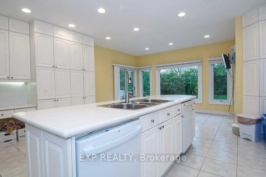 Photo 13 of 220 Viewmount Avenue, Toronto, Englemount-Lawrence — HOMEH
