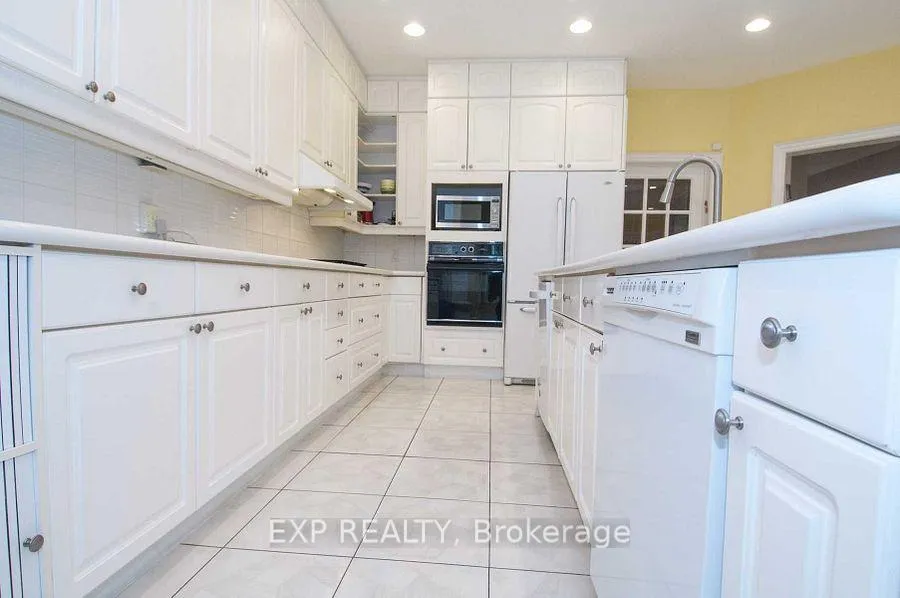 Photo 14 of 220 Viewmount Avenue, Toronto, Englemount-Lawrence — HOMEH