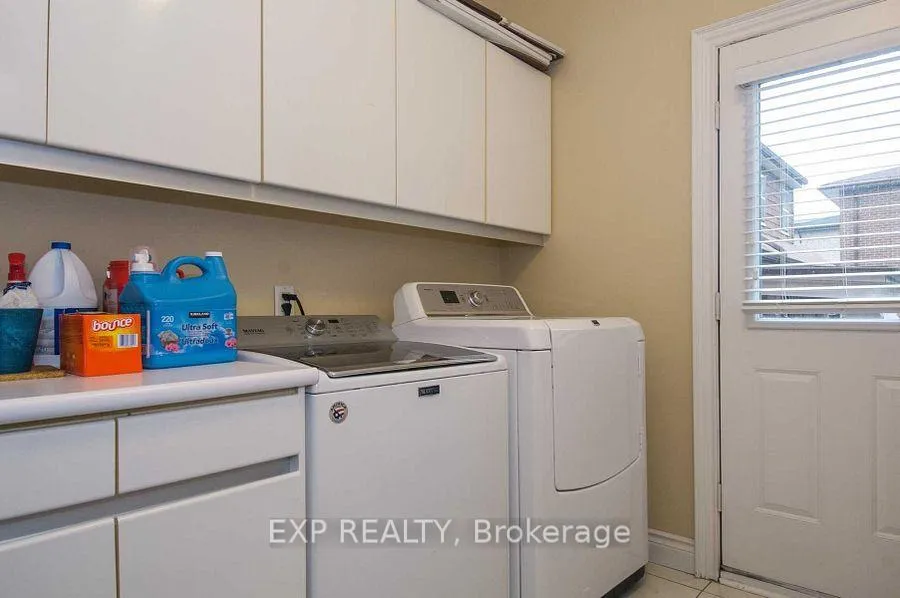 Photo 16 of 220 Viewmount Avenue, Toronto, Englemount-Lawrence — HOMEH